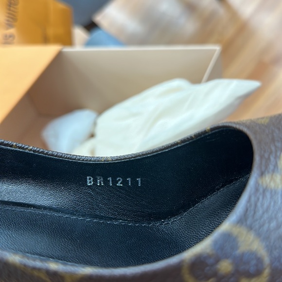 Louis Vuitton heels only worn once - Picture 7 of 7